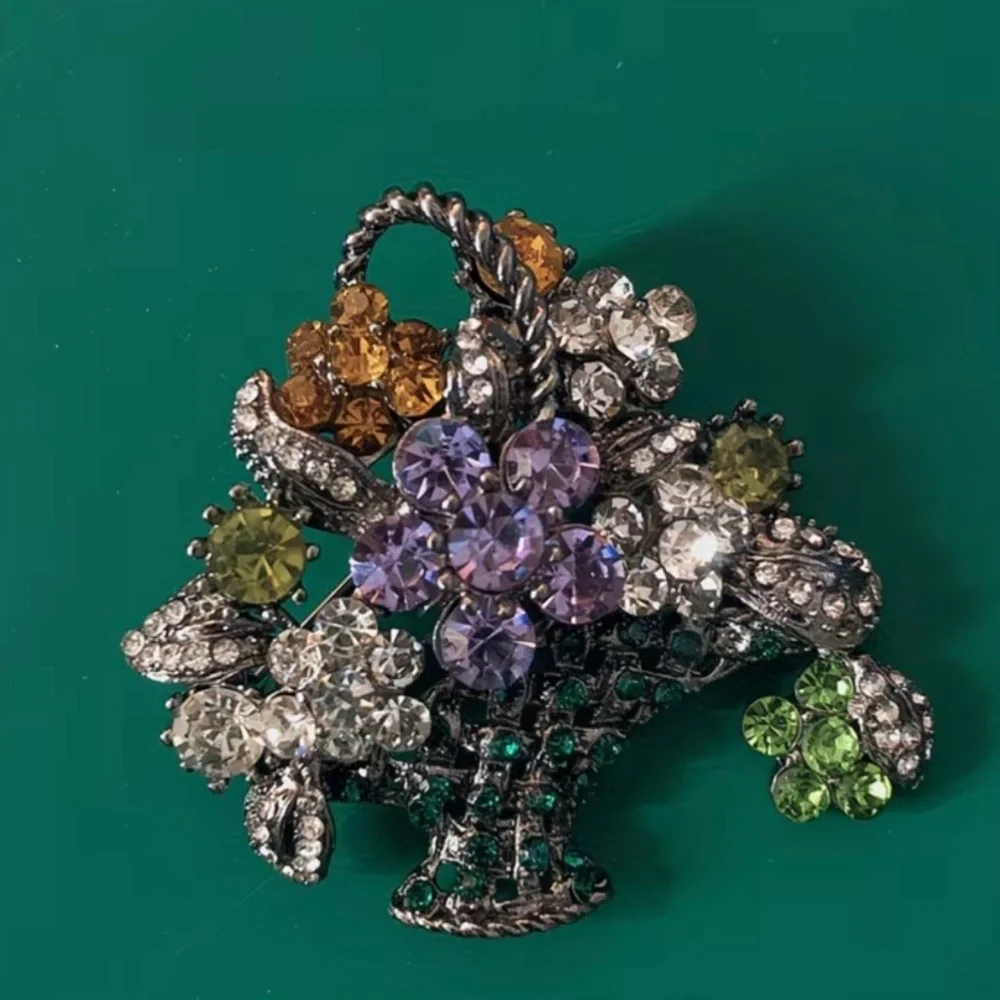 Vintage-Style Flower Basket Brooch Pin, Rhinestone Bouquet - Picture 3 of 7